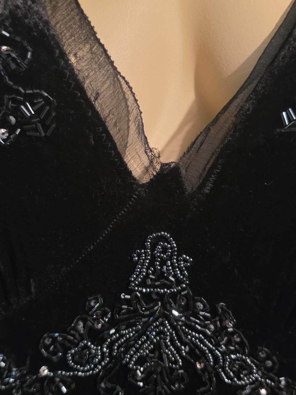 VTG Y2K Karen Kane Black Velvet Beaded Midi Dress M - Picture 8 of 8